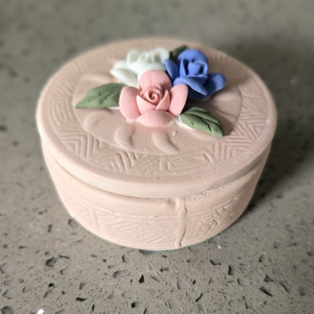 Genuine Porcelain Trinket Jewelry Box.